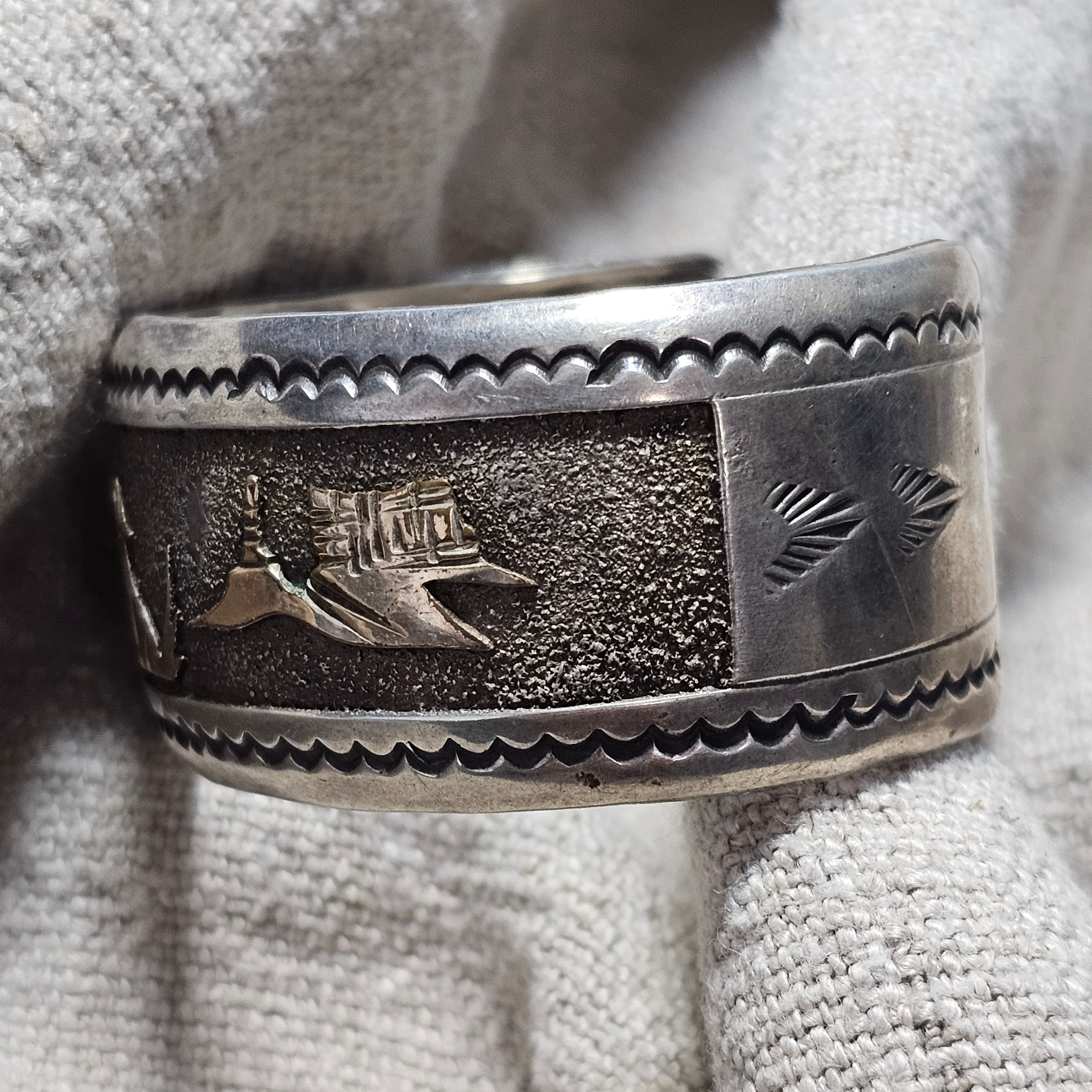 Striking Hopi Silver and Gold Vintage Larger Cuff Sterling Howling Coyote Old Pawn 7 1/2" wrist. JB 745