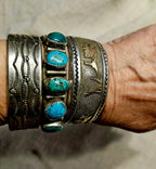 Striking Hopi Silver and Gold Vintage Larger Cuff Sterling Howling Coyote Old Pawn 7 1/2" wrist. JB 745