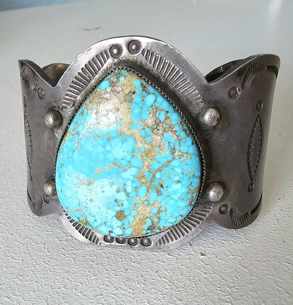 Excellent Big Turquoise Cuff Vintage Native  Old Pawn fits 6 3/4" wrist. JB 89