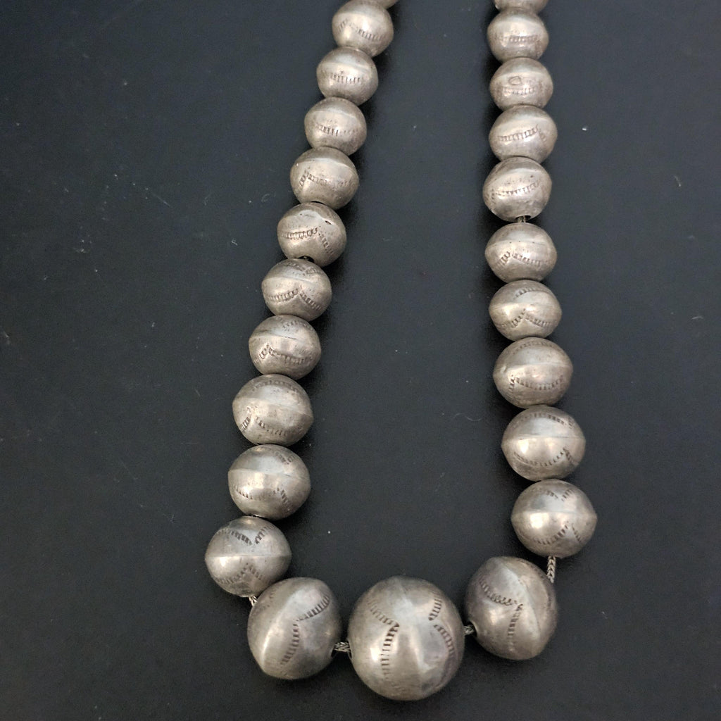 16"  Vintage Navajo Pearls Graduated Necklace Old Pawn Sterling. C1950s JN 744