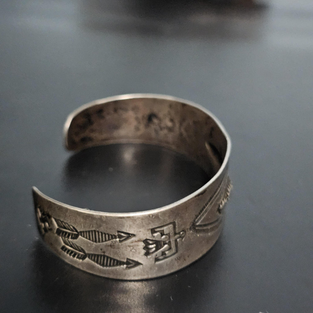 1930s Whirling Log Silver Native Cuff Bracelet Old Pawn. 6 3/4" wrist. JB 223