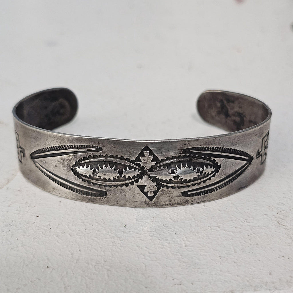 1930s Whirling Log Silver Native Cuff Bracelet Old Pawn. 6 3/4" wrist. JB 223