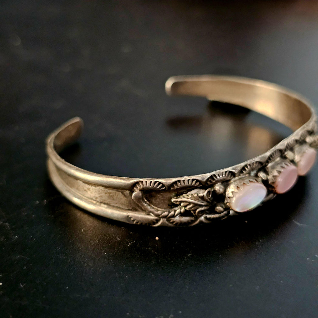 Vintage Zuni Mother of Pearl Stacker Cuff Old Pawn. 6" wrist JB 209