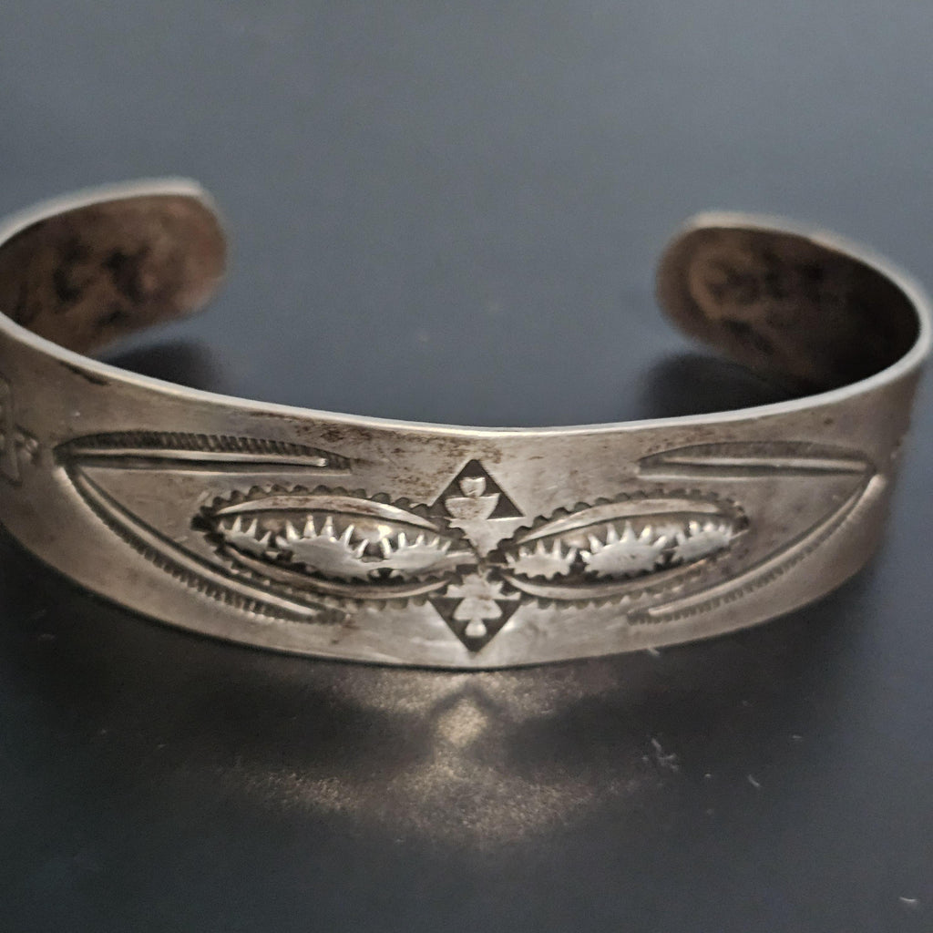 1930s Whirling Log Silver Native Cuff Bracelet Old Pawn. 6 3/4" wrist. JB 223