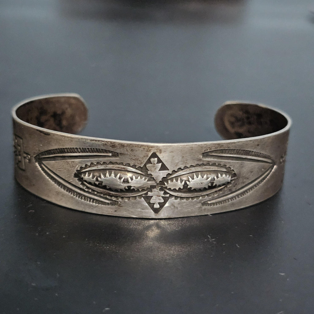 1930s Whirling Log Silver Native Cuff Bracelet Old Pawn. 6 3/4" wrist. JB 223