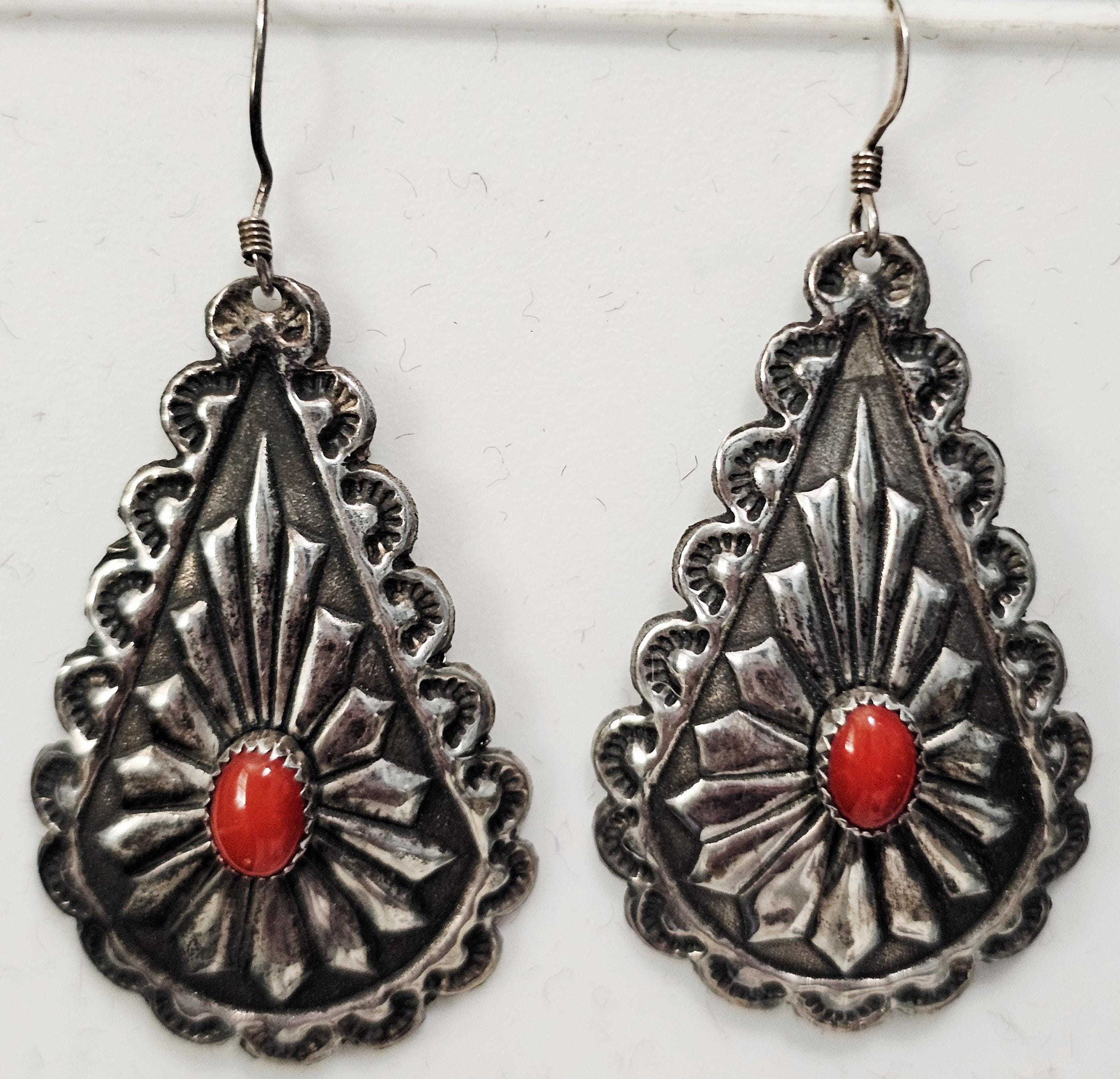Coral Silver Teardrop Vintage Earrings JE 629