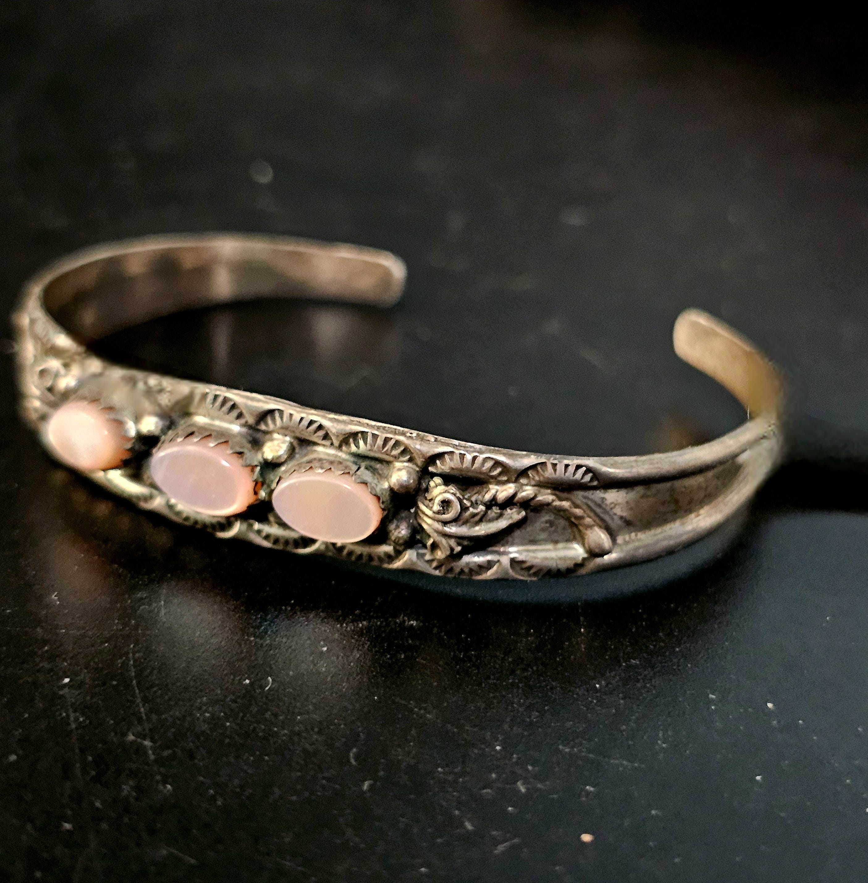Vintage Zuni Mother of Pearl Stacker Cuff Old Pawn. 6" wrist JB 209