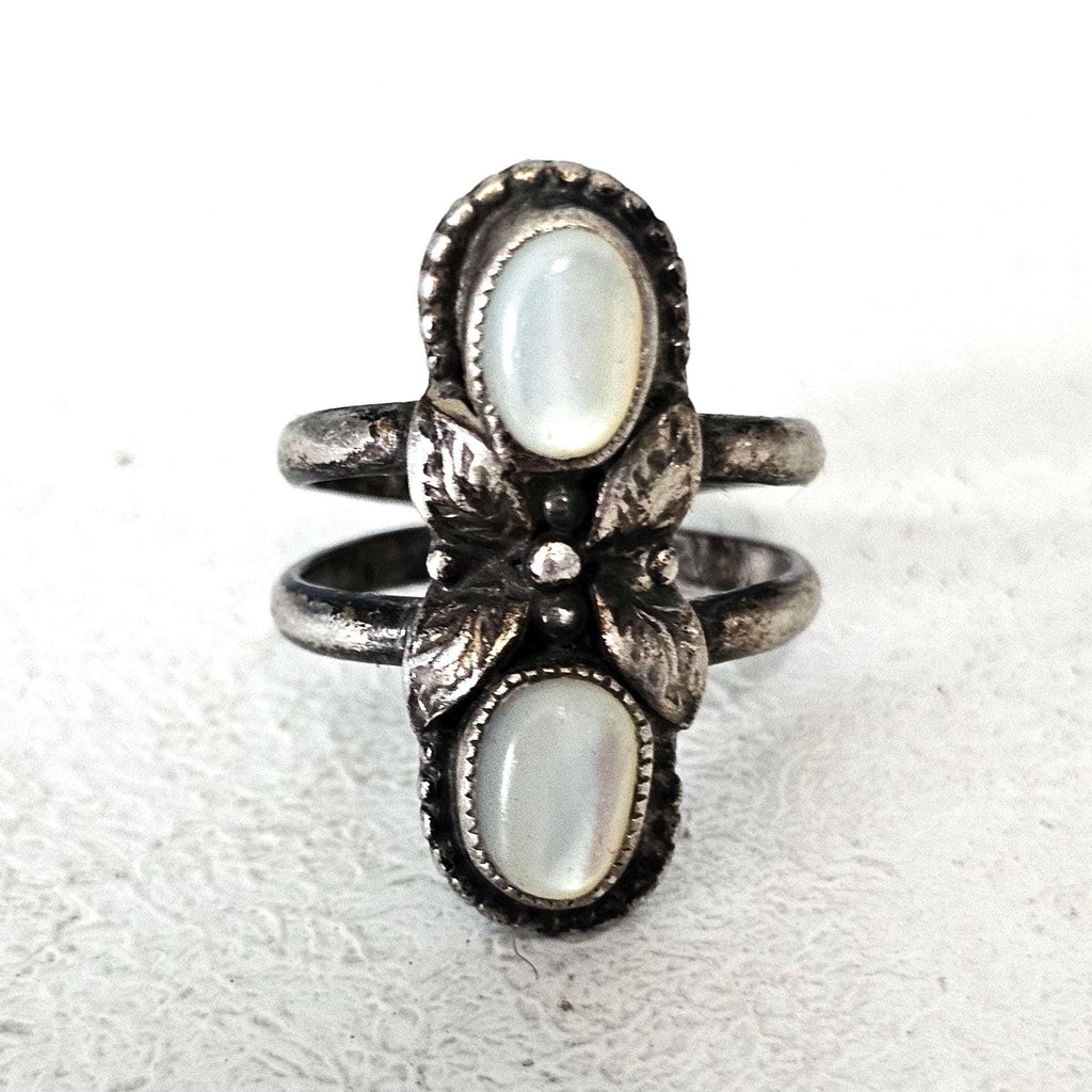 Mother of Pearl Native Ring Old Pawn Size 7. JR 461