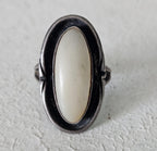 Mother of Pearl Native Ring Old Pawn Size 5. JR 465