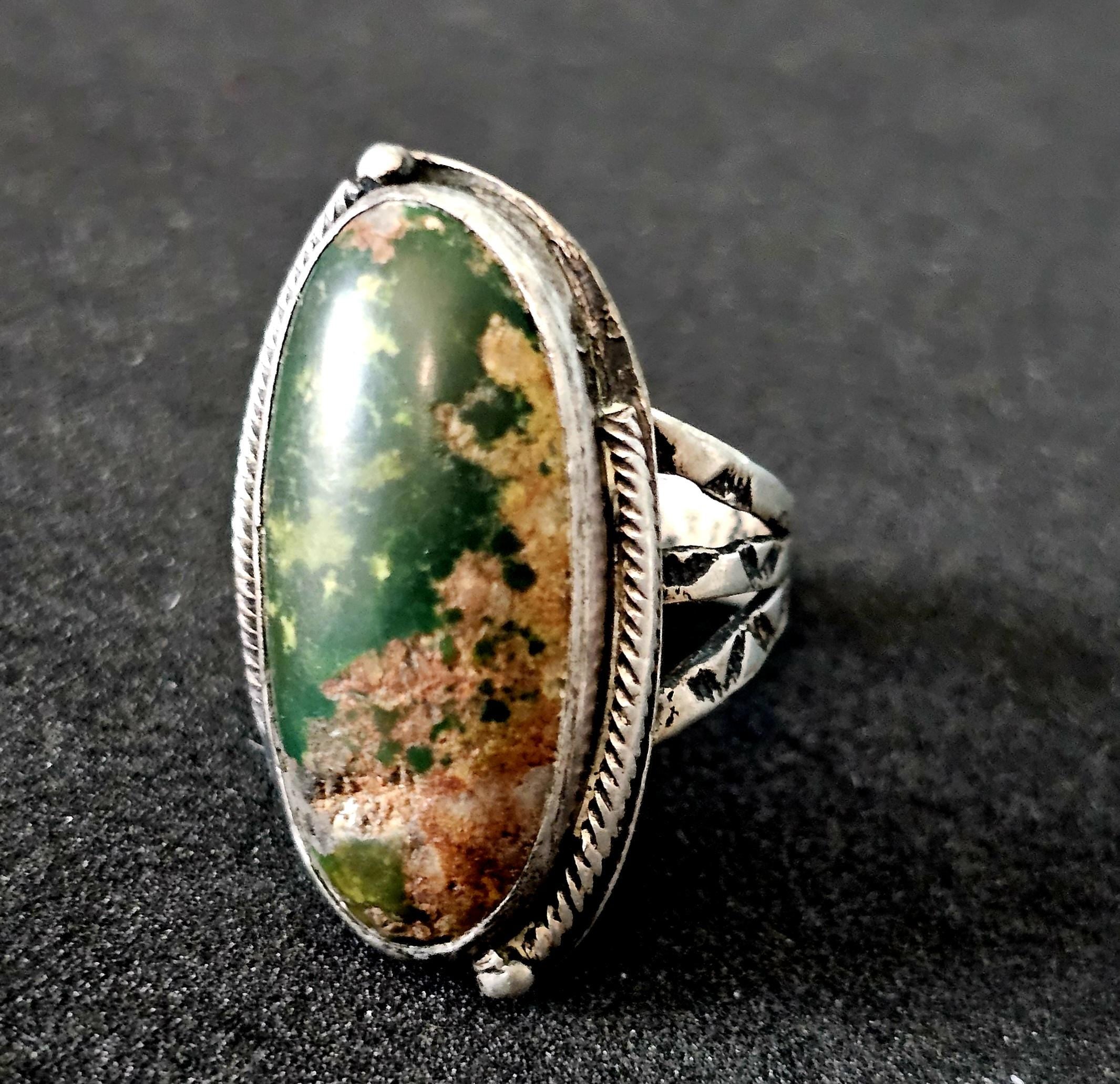 1930s Cerrillos Turquoise Native Ring Size 8 Old Pawn. JR 642