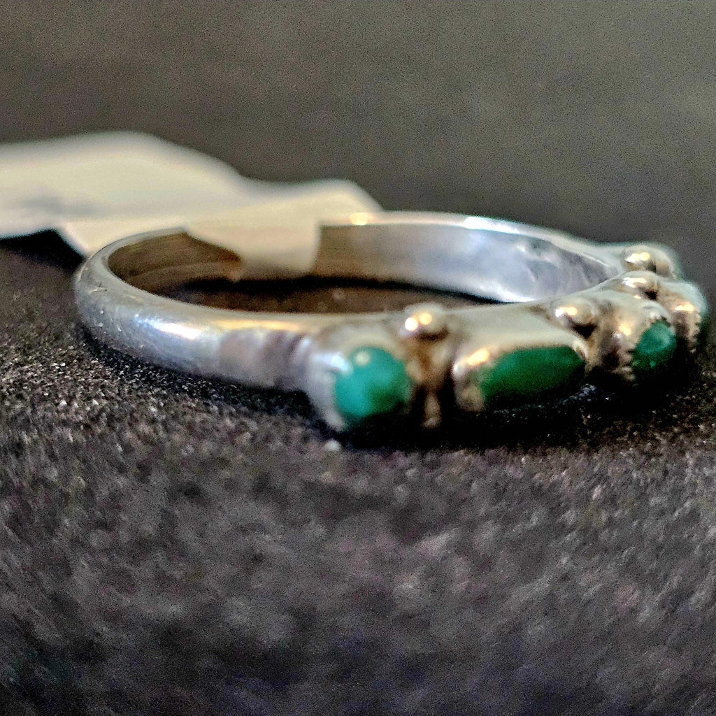 1930s Zuni Dot & Dash 5 Ceriilos Turquoise Silver Ring Vintage Sterling Old Pawn Size 8 1/2 JR 484