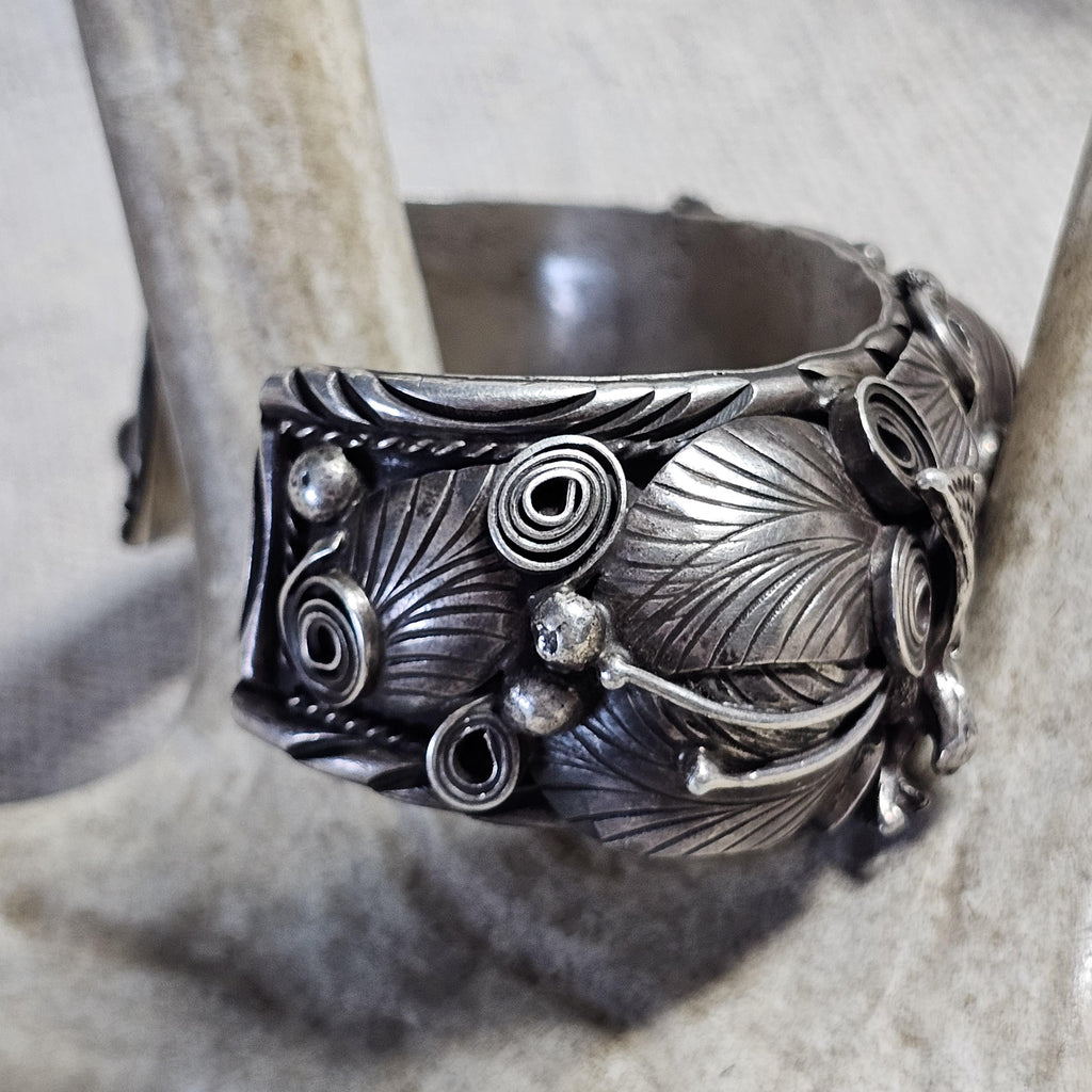 Vintage Large Turquoise & Eagle Cuff Native Sterling Silver 7 1/2" wrist. JB 293