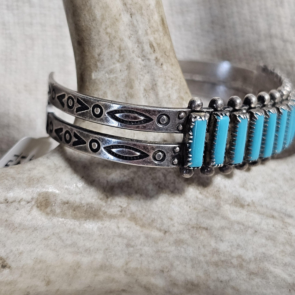 1940s Vintage Zuni Needlepoint Turquoise Stacker Bracelet Old Pawn  6 1/4" wrist. JB 277