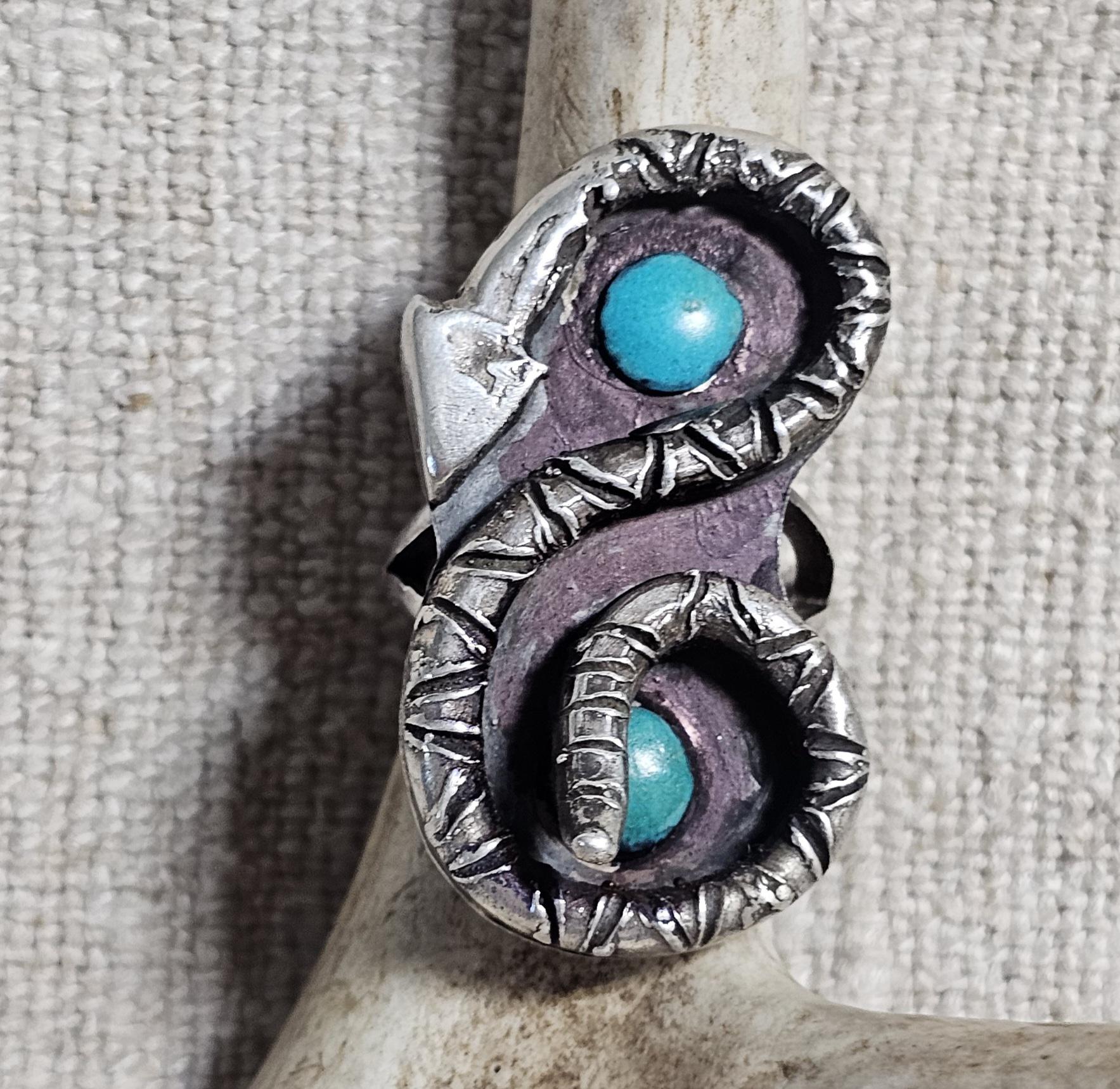 Unusual Snake Ring Vintage Native Blue Turquoise Old Pawn Size 8  JR 684