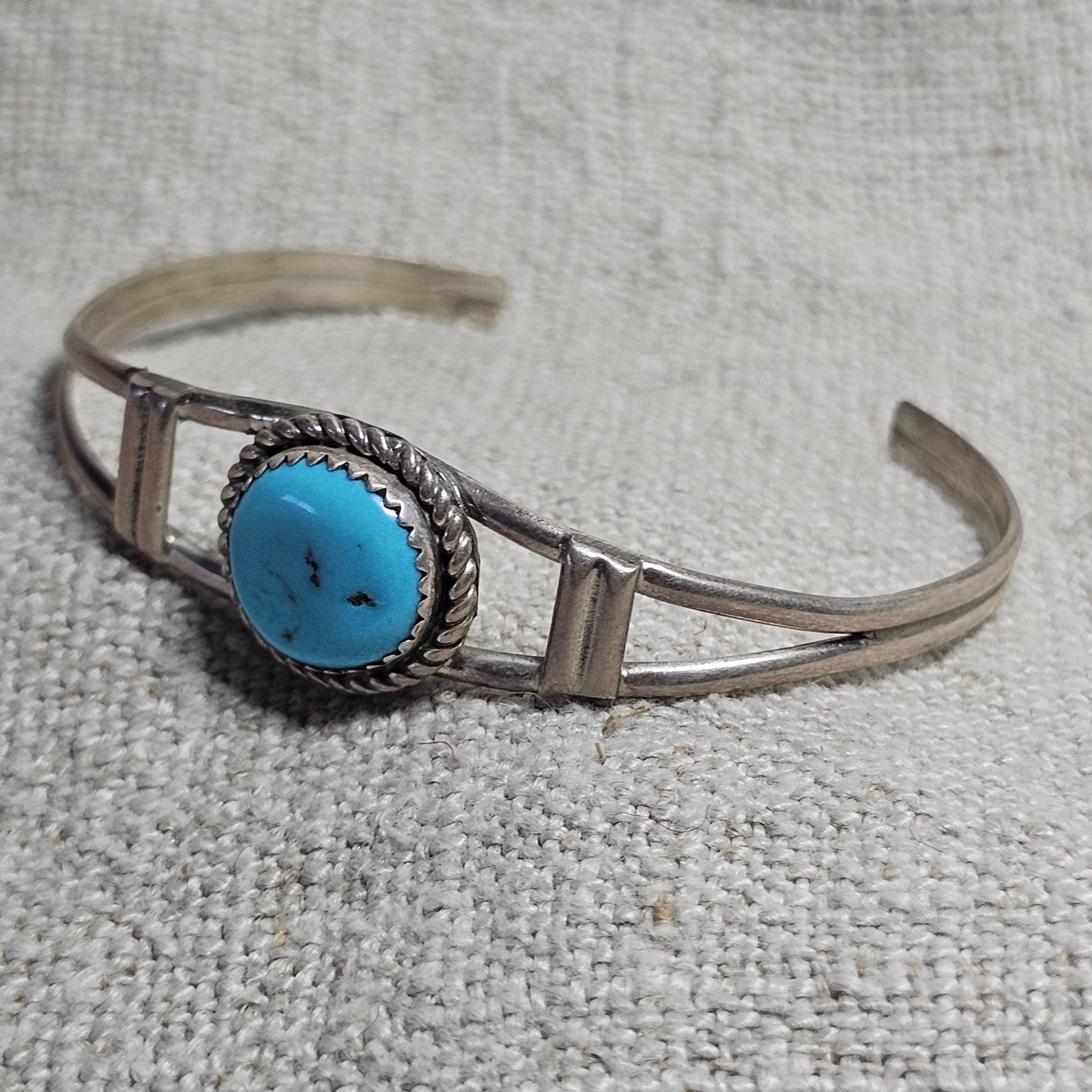 Circle Turquoise Vintage Native Sterling Old Pawn fits 6 1/2" wrist. JB 313