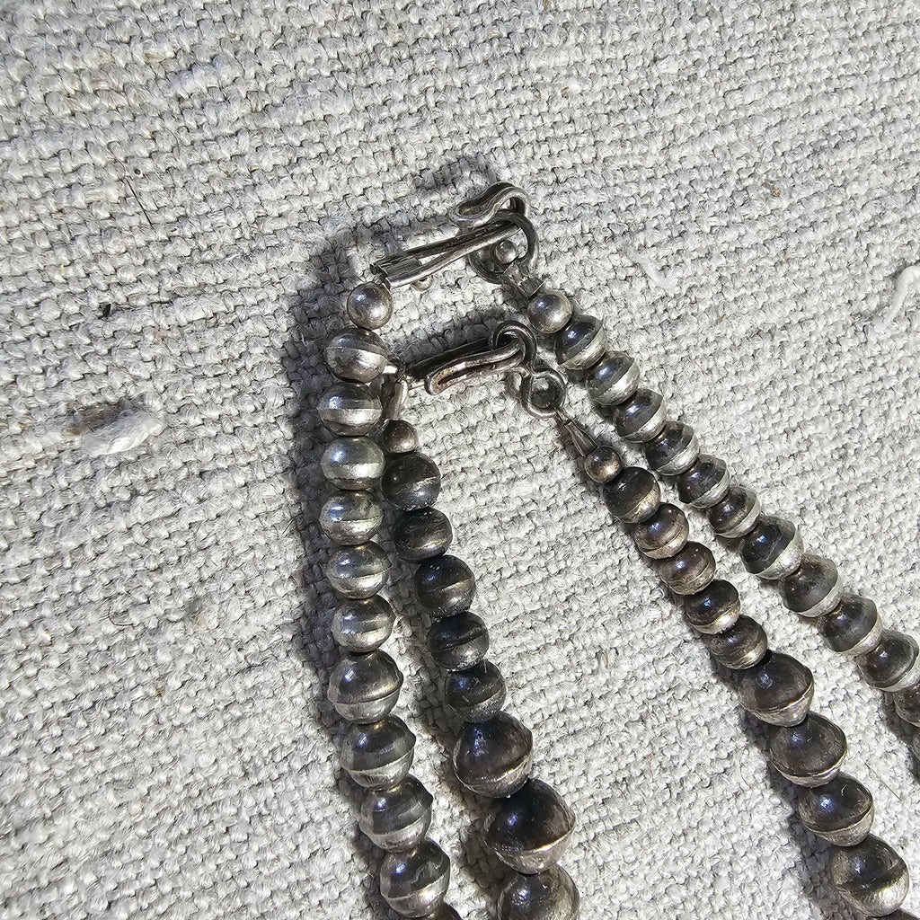 20" Interesting Strand of Graduated Vintage Navajo Pearls Old Pawn Sterling. JN 817