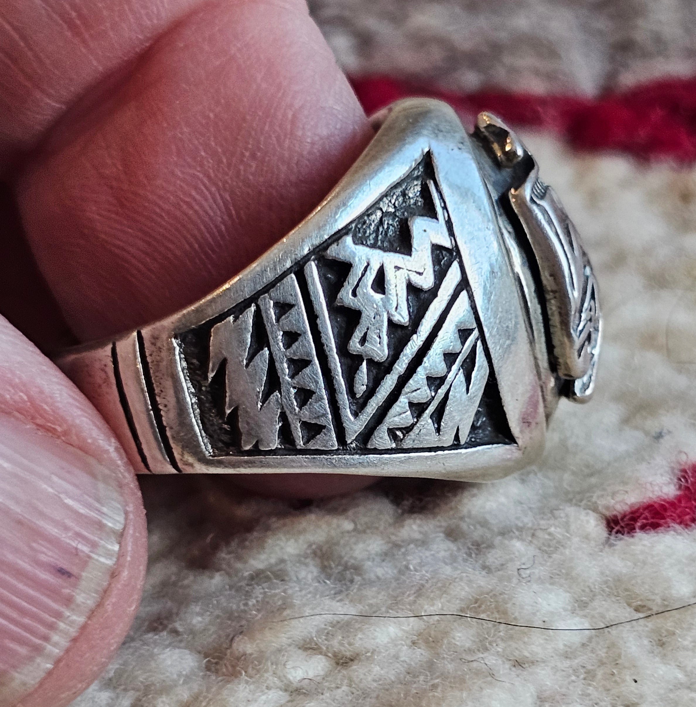 1940s Cast Silver Thunderbird Hopi ring size 9 1/2. JR 785