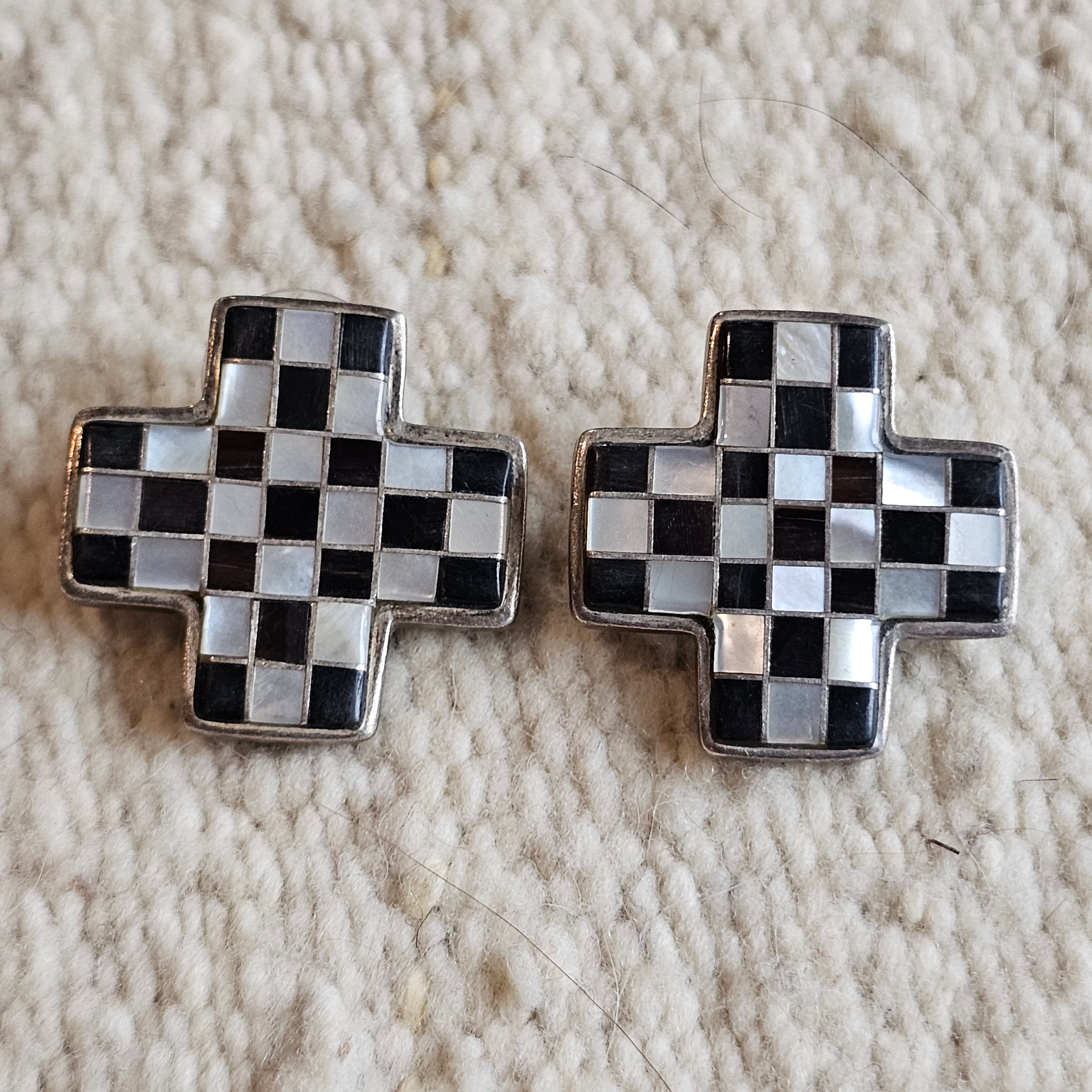 Crisp  Onyx & Mother of Pearl Inlay Zuni Earrings Old Pawn  JE 278