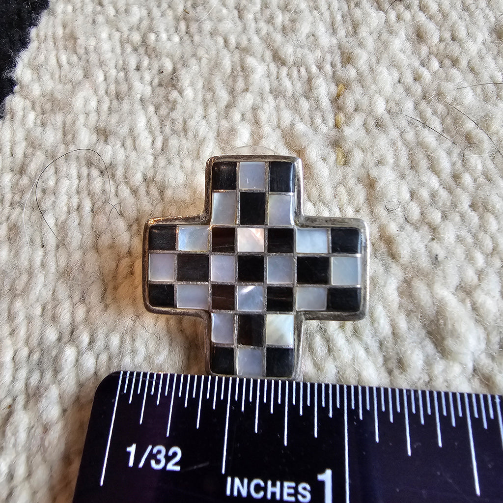 Crisp  Onyx & Mother of Pearl Inlay Zuni Earrings Old Pawn  JE 278