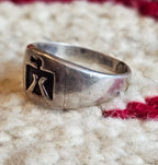 C 1950s Cast Sterling Thunderbird Band Old Pawn size 8. JR 795