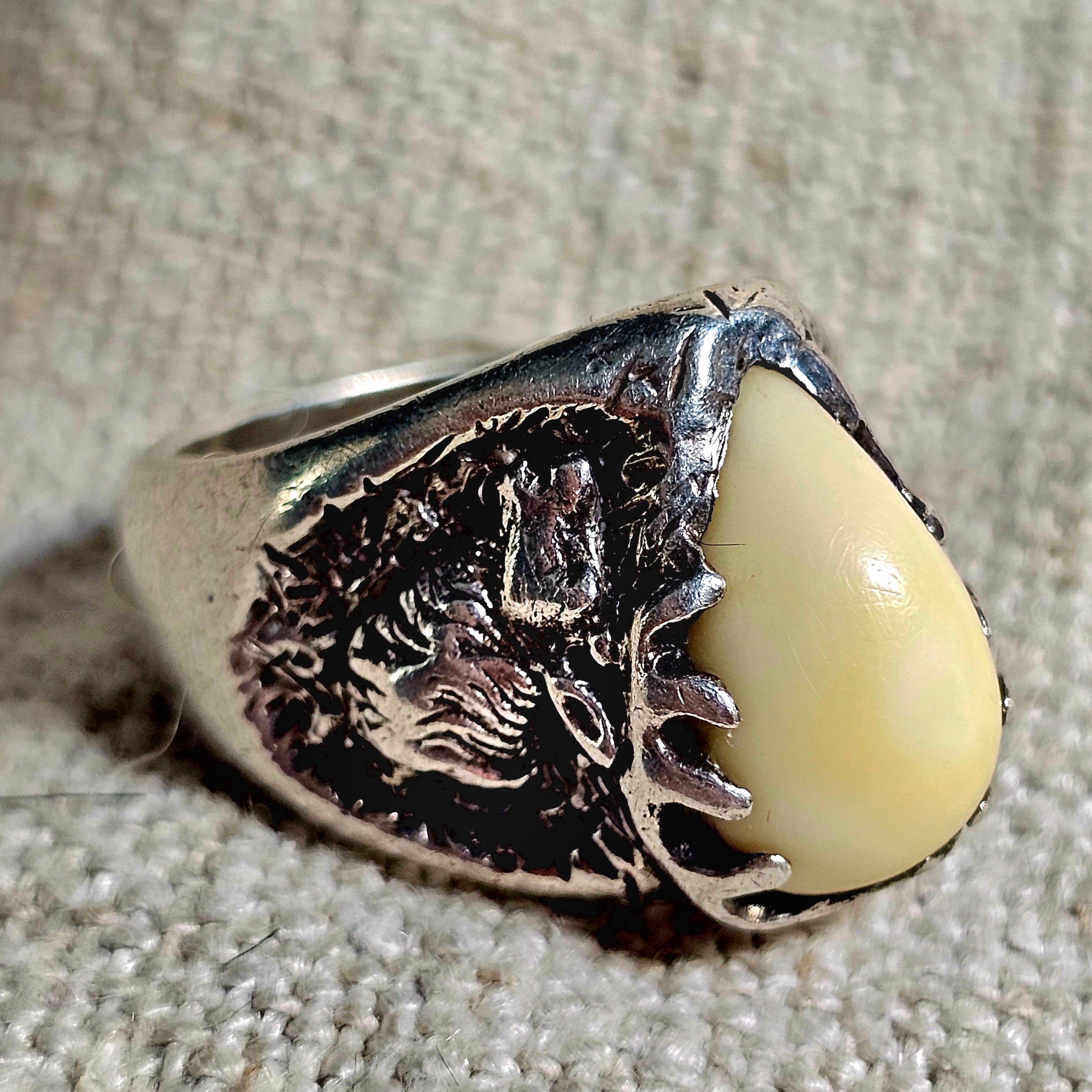 Elk Tooth Silver & Gold Ring Vintage Ring Size 9 1/2 Old Pawn JR 725