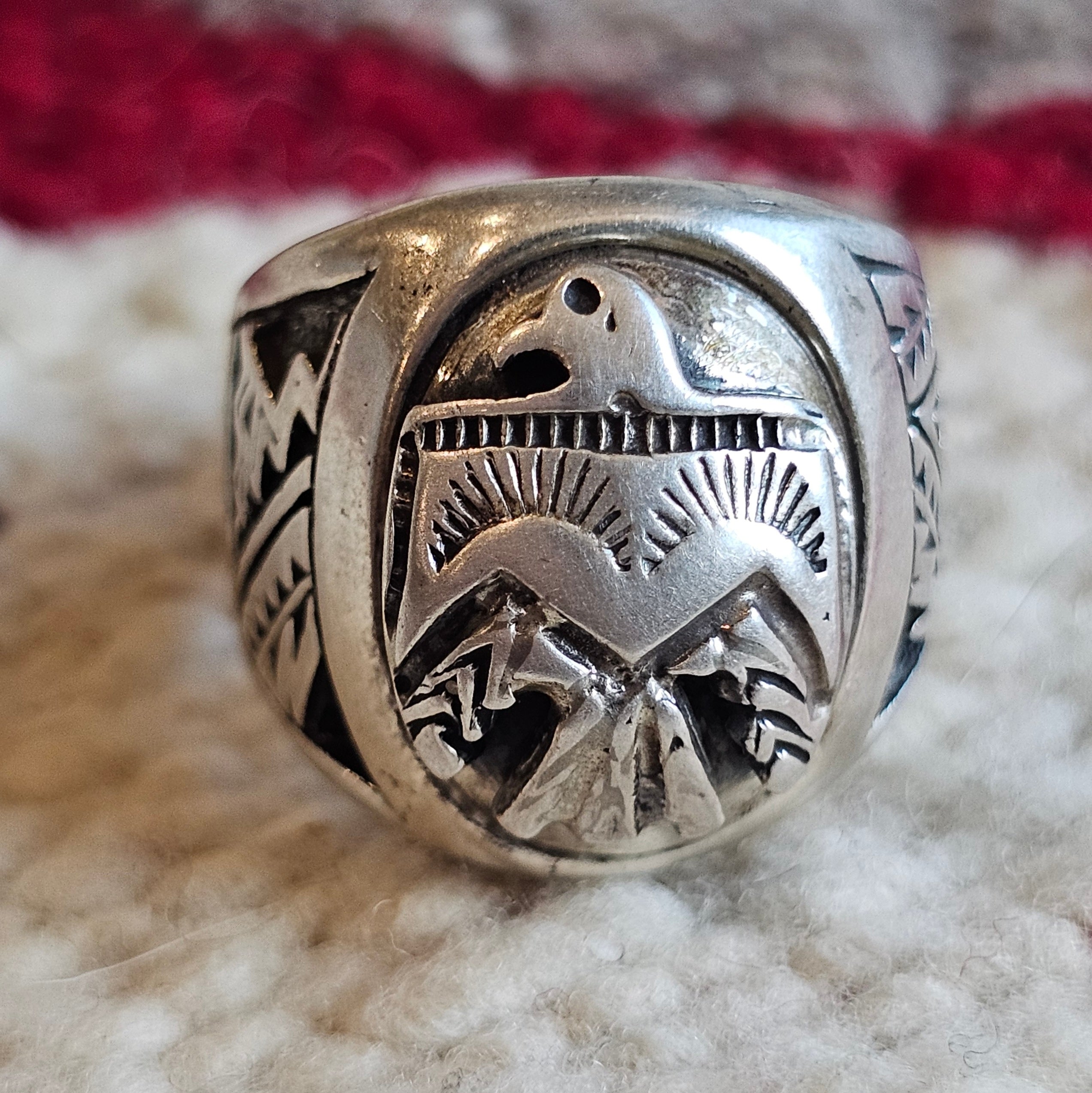 1940s Cast Silver Thunderbird Hopi ring size 9 1/2. JR 785