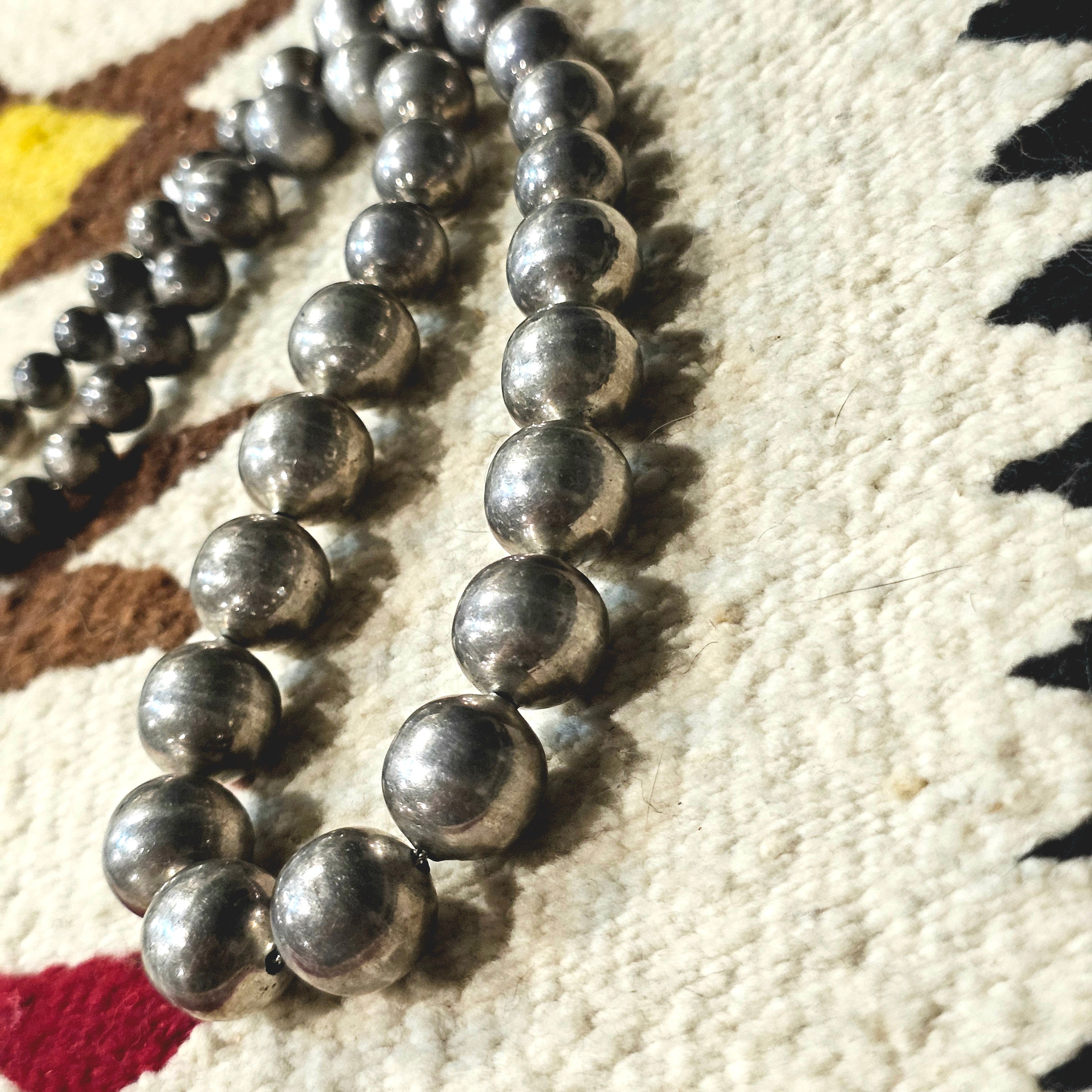 20" Graduated Silver Pearls Necklace Mexico Sterling. C1950s JN 761